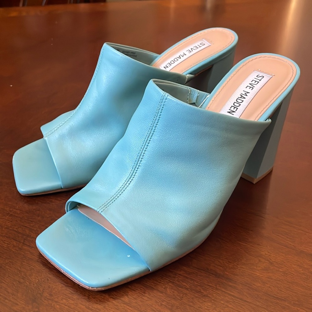 Steve Madden blue leather heeled mule sandals slip on. Size 8
